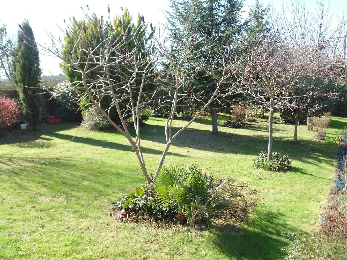 Guest house Logis De Nano Hotel Gratens