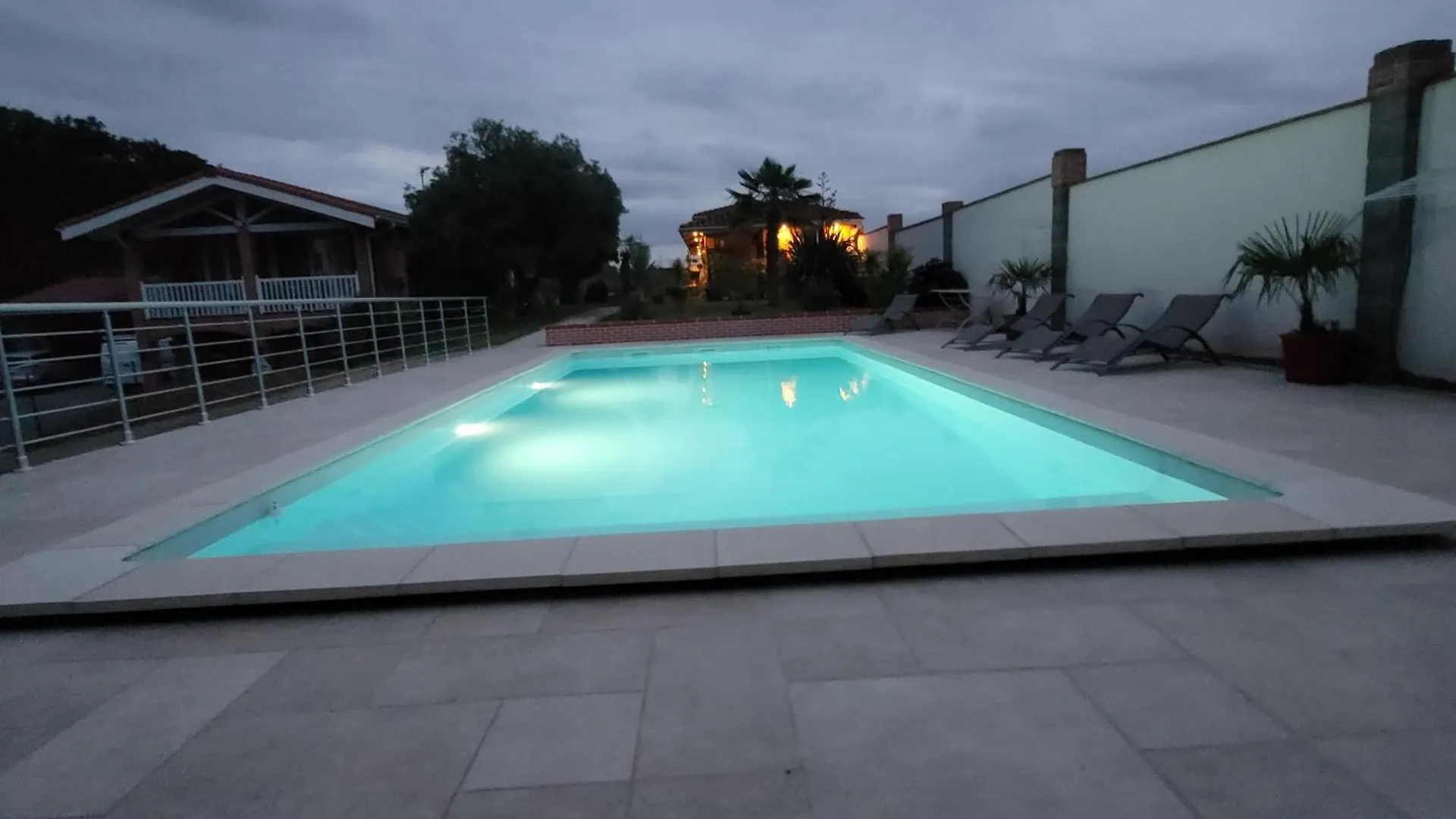 Logis De Nano Hotel Gratens Guest house
